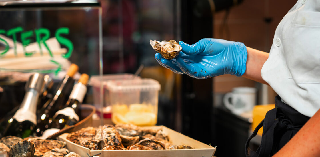 A recent lawsuit filed against Leo’s Oyster Bar in San Francisco highlights wage practices that many restaurant workers might find familiar due to their own experiences but may not realize are illegal under California law.